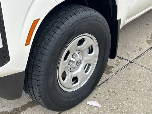 New 2026 Nissan Frontier S image 11