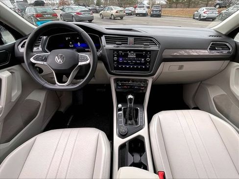 Used 2022 Volkswagen Tiguan SE image 20