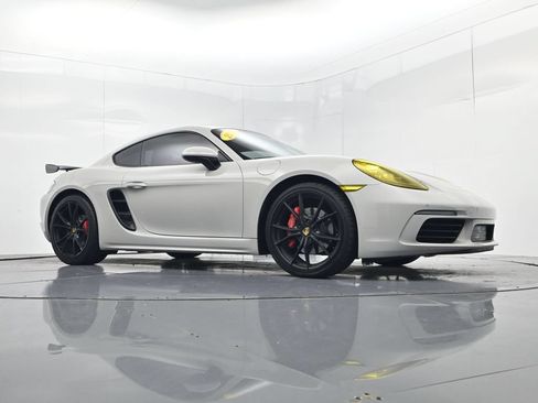 Used 2018 Porsche 718 Cayman S RWD image 32