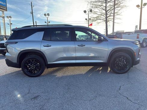 New 2026 Chevrolet Traverse LT w/ Midnight/Sport Edition image 8