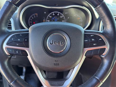 Used 2018 Jeep Grand Cherokee Overland image 13