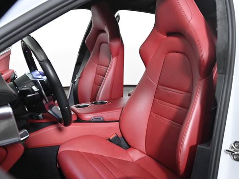 Used 2020 Porsche Panamera GTS image 32