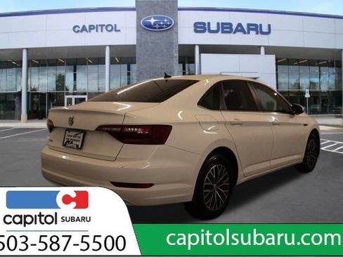 Used 2019 Volkswagen Jetta SEL w/ Cold Weather Package FWD image 4