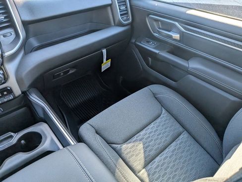 New 2026 RAM 1500 Big Horn w/ Sport Appearance Package AWD/4WD image 17