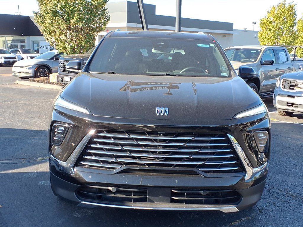 Used 2025 Buick Enclave Preferred FWD image 32