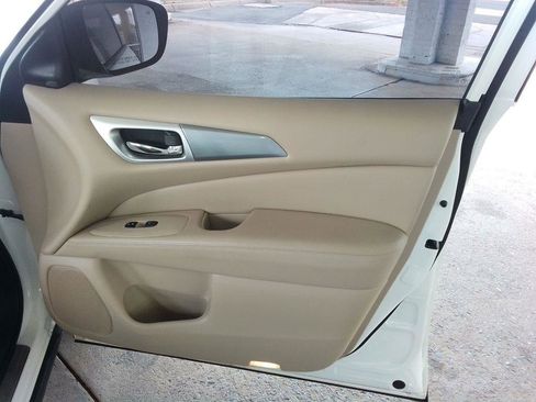 Used 2019 Nissan Pathfinder SL w/ SL Premium Package FWD image 25