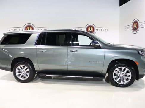 Used 2023 Chevrolet Suburban Premier AWD/4WD image 35
