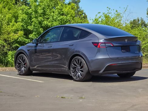 Used 2022 Tesla Model Y Performance AWD/4WD image 5