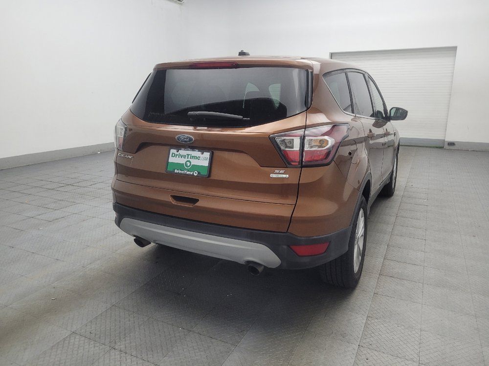 Used 2017 Ford Escape SE FWD image 9