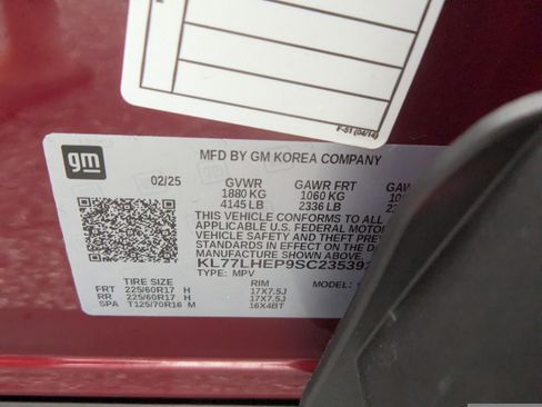 Used 2025 Chevrolet Trax LT w/ LT Convenience Package FWD image 17