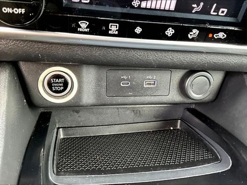 Used 2022 Nissan Rogue SV image 18