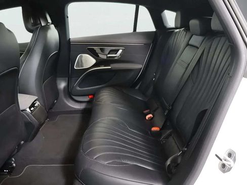 Used 2022 Mercedes-Benz EQS 450+ Sedan image 14