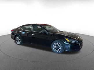 Used 2025 Nissan Altima 2.5 SV video 2