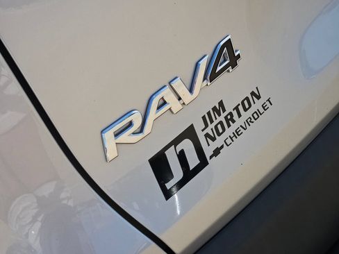 Used 2024 Toyota RAV4 XLE FWD image 11