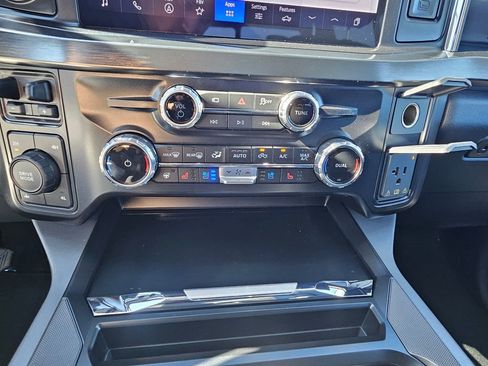 New 2026 Ford F250 Lariat w/ Black Appearance Package image 42