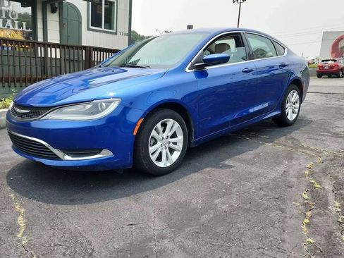 Used 2017 Chrysler 200 Limited Platinum FWD image 1