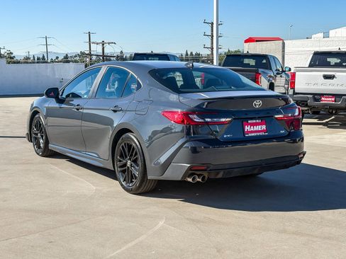 Used 2025 Toyota Camry SE image 5