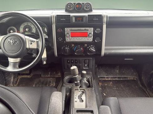 Used 2014 Toyota FJ Cruiser 4WD w/ Upgrade Package image 7