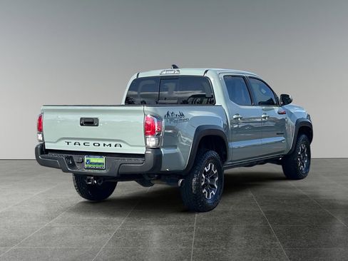 Used 2022 Toyota Tacoma TRD Off-Road AWD/4WD image 9