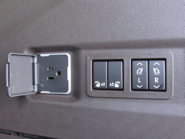 Used 2023 GMC Yukon Denali w/ Denali Reserve Package AWD/4WD image 24