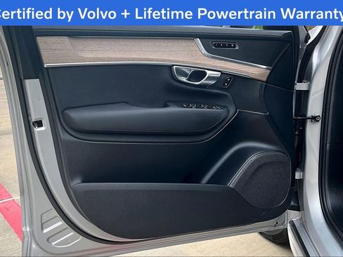 Certified 2025 Volvo XC90 B5 Plus image 24