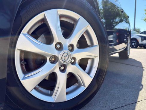 Used 2011 MAZDA MAZDA3 i Touring FWD image 5