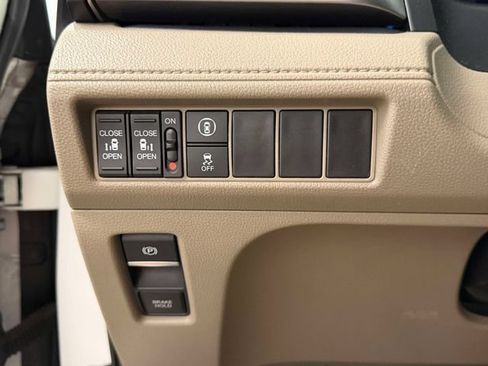 Used 2021 Honda Odyssey EX image 19