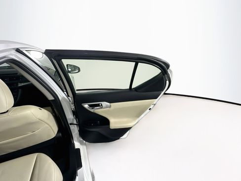 Used 2013 Lexus CT 200h w/ Premium Pkg w/Navigation FWD image 30