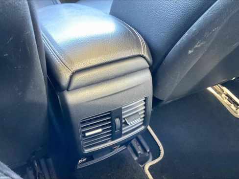 Used 2015 Mercedes-Benz GLA 250 4MATIC image 31