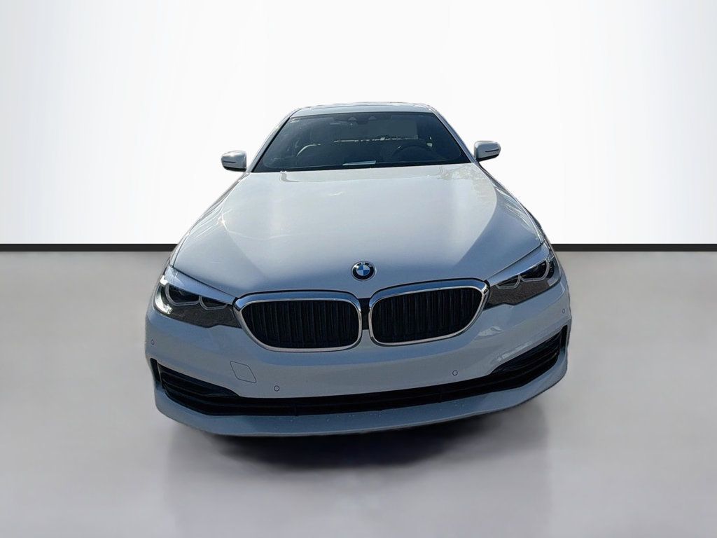 Used 2020 BMW 540i w/ Premium Package RWD image 2
