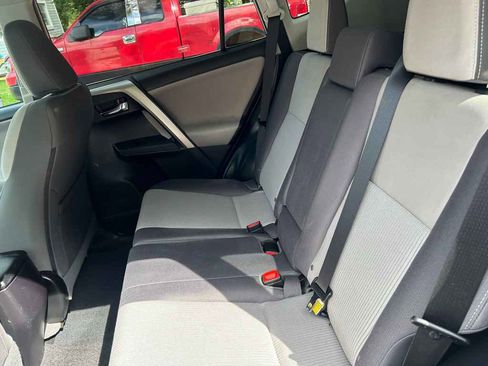Used 2015 Toyota RAV4 XLE image 11