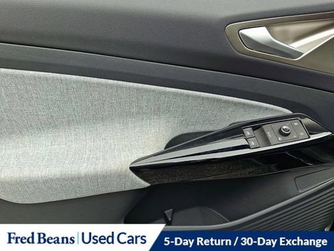 Used 2024 Volkswagen ID.4 Pro AWD/4WD image 17