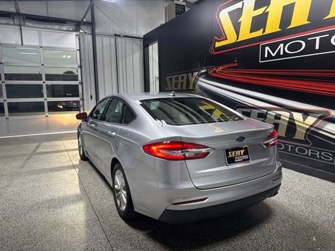 Used 2020 Ford Fusion SE FWD image 11