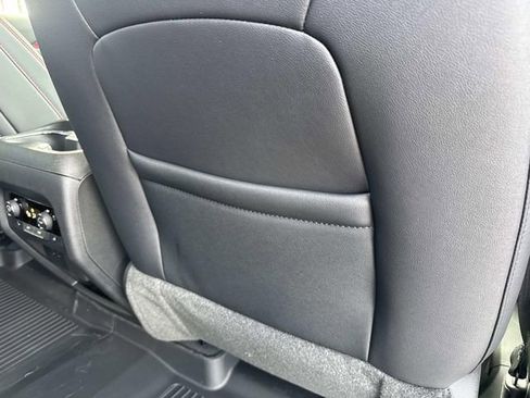 New 2026 Chevrolet Traverse RS w/ LPO, Floor Liner Package FWD image 27