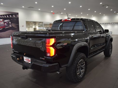 Used 2026 Chevrolet Colorado ZR2 w/ Technology Package AWD/4WD image 8