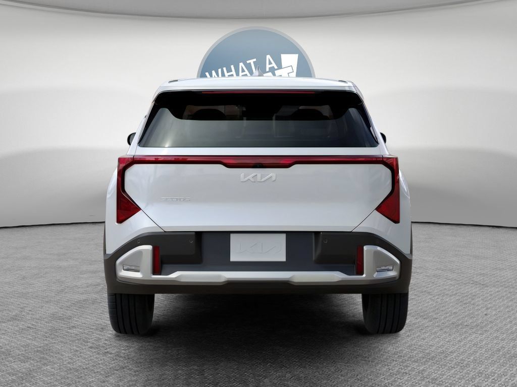 New 2027 Kia Seltos LX FWD image 5