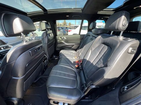 Used 2022 BMW X7 M50i image 21