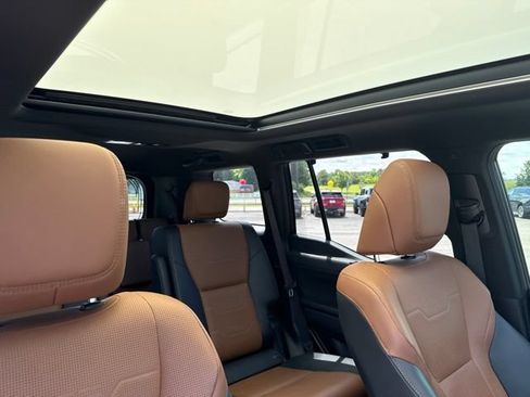 Used 2024 Lexus GX 550 w/ Accessory Package (2T) AWD/4WD image 50