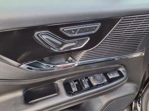 Used 2022 Lincoln Corsair AWD w/ Equipment Group 101A image 14