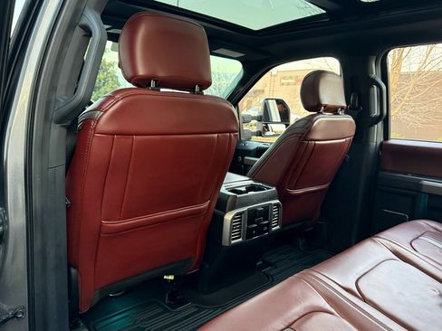 Used 2021 Ford F250 Platinum w/ FX4 Off-Road Package image 39