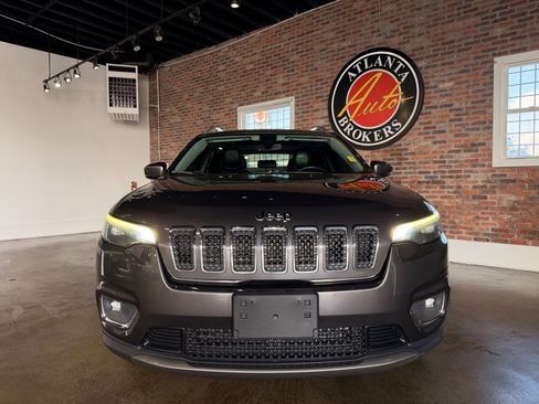 Used 2019 Jeep Cherokee Limited image 3