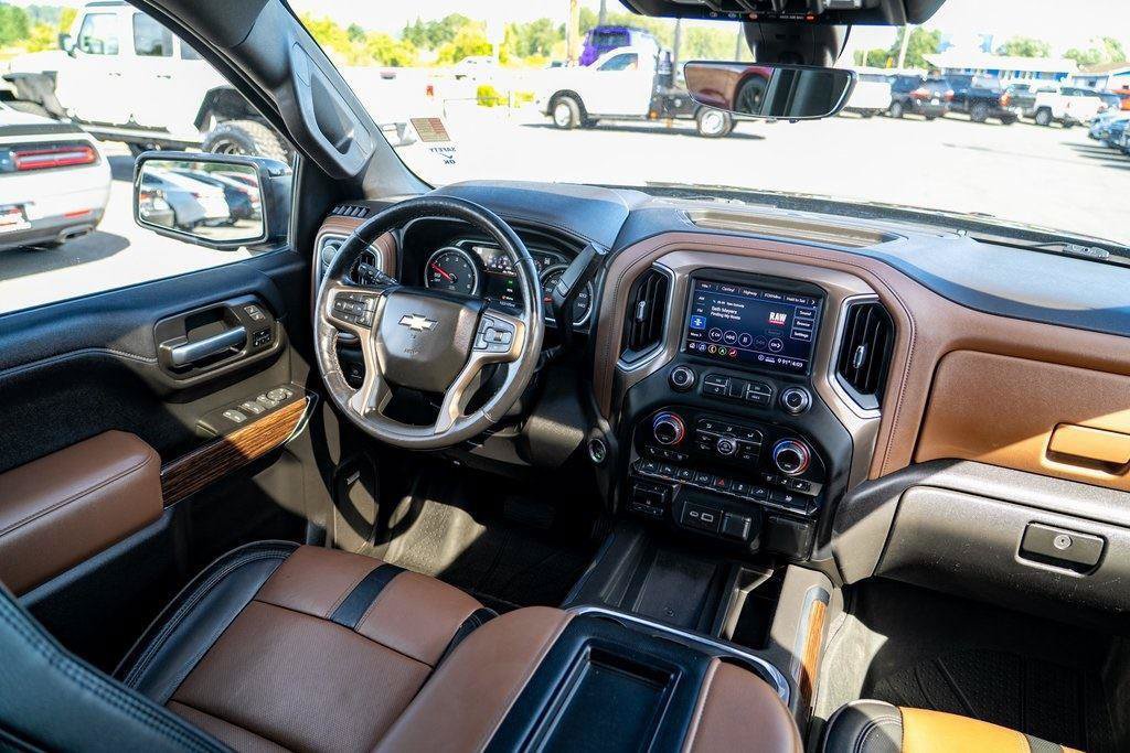 Used 2020 Chevrolet Silverado 1500 High Country w/ Technology Package AWD/4WD image 24