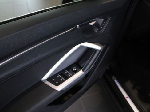 Certified 2025 Audi Q3 2.0T Premium w/ Convenience Package AWD/4WD image 34