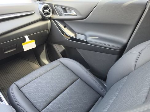 New 2027 Chevrolet Equinox LT w/ Convenience Package II AWD/4WD image 18