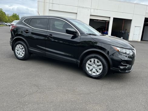 Used 2020 Nissan Rogue Sport S FWD image 7