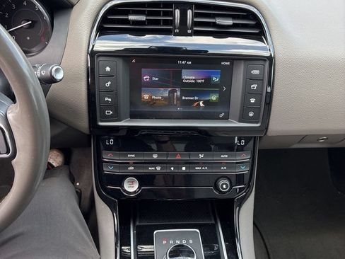 Used 2017 Jaguar XE Premium RWD image 15