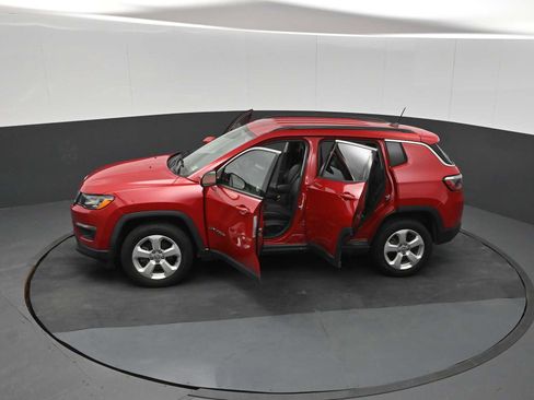Used 2019 Jeep Compass Latitude w/ Popular Equipment Group AWD/4WD image 31