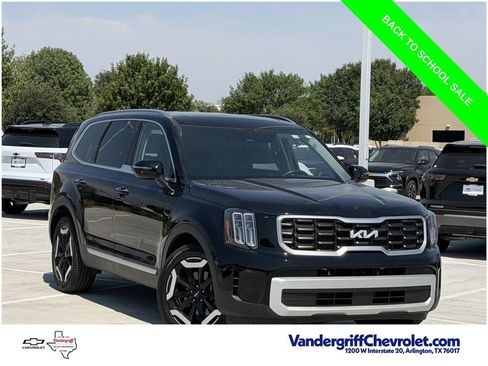 Used 2025 Kia Telluride S FWD image 2