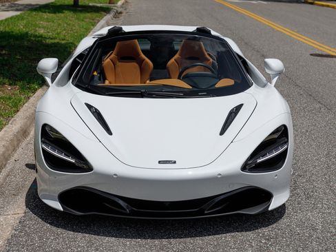 Used 2020 McLaren 720S Spider RWD image 20