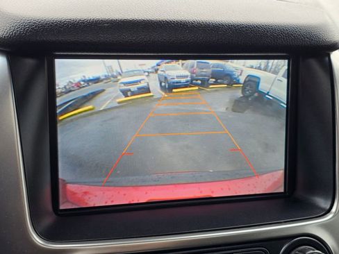 Used 2015 Chevrolet Suburban LT image 35